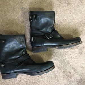 Short Frye moto boots